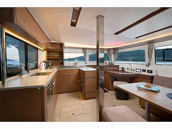 Lagoon 46 in Trogir / SCT Marina Trogir - Photo 3
