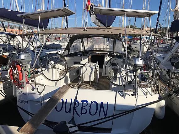 Sun Odyssey 519 in Mallorca / Palma de Mallorca / La Lonja Marina Charter - image 1
