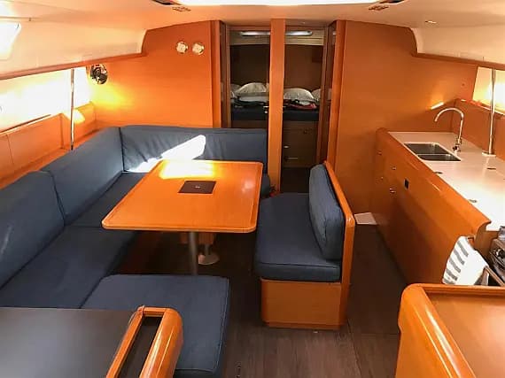 Sun Odyssey 519 in Mallorca / Palma de Mallorca / La Lonja Marina Charter - Photo 3