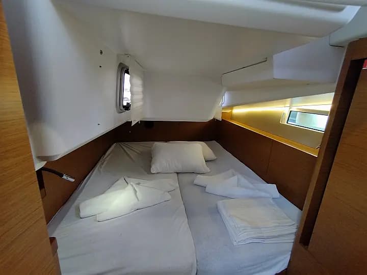 Sun Odyssey 490 in Lefkada / Port of Lefkas - Photo 4