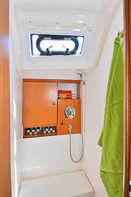 Bavaria Cruiser 46 in Athens / Alimos Marina thumbnail 12