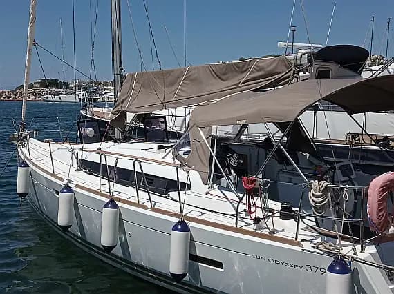Sun Odyssey 379 in Athens / Alimos Marina - Photo 1