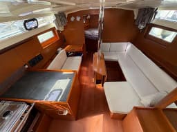Oceanis 41.1 in Ibiza / Marina Port Ibiza thumbnail 6