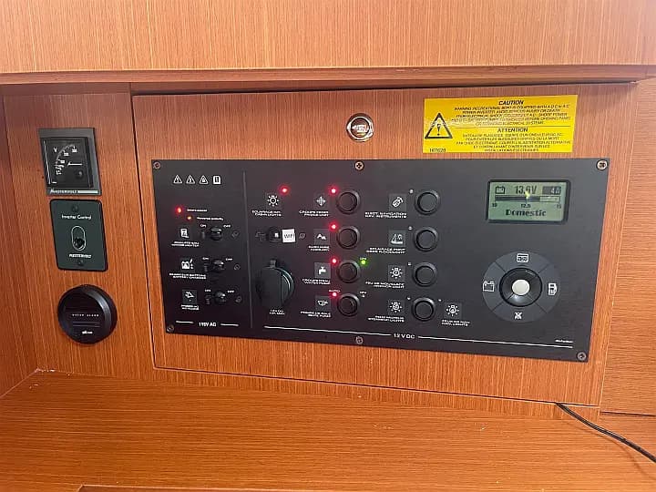 Oceanis 41.1 in Ibiza / Marina Port Ibiza - Photo 5