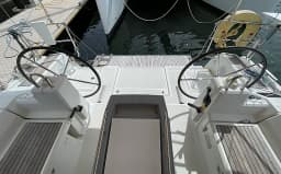 Oceanis 41.1 in Ibiza / Marina Port Ibiza thumbnail 5