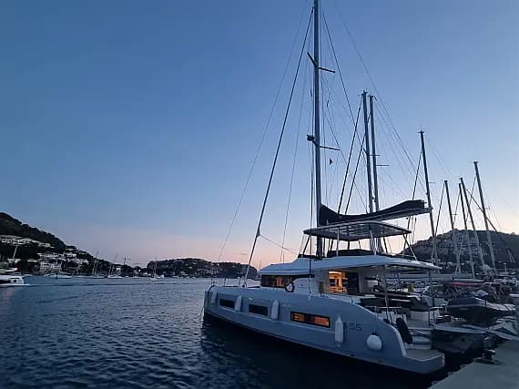 Lagoon 55 in Mallorca / Palma de Mallorca / Marina Naviera Balear - Photo 1