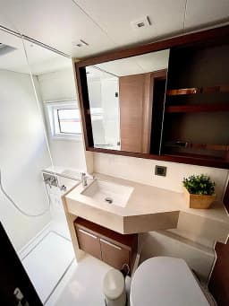 Lagoon 46 in Mykonos / Tourlos Marina thumbnail 22