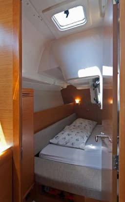 Sun Odyssey 33i in Split / ACI Marina Split thumbnail 5