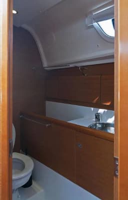 Sun Odyssey 33i in Split / ACI Marina Split thumbnail 6