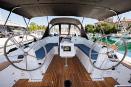 Bavaria C38 in Zadar / Marina Zadar thumbnail 6