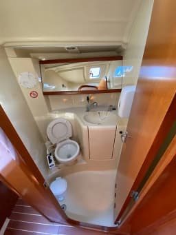Dufour 385 Grand Large in Lefkada / Nikiana Marina thumbnail 8