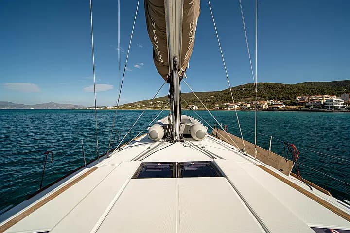 Sun Odyssey 519 in Athens / Alimos Marina - Photo 4