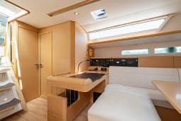 Sun Odyssey 519 in Athens / Alimos Marina thumbnail 6