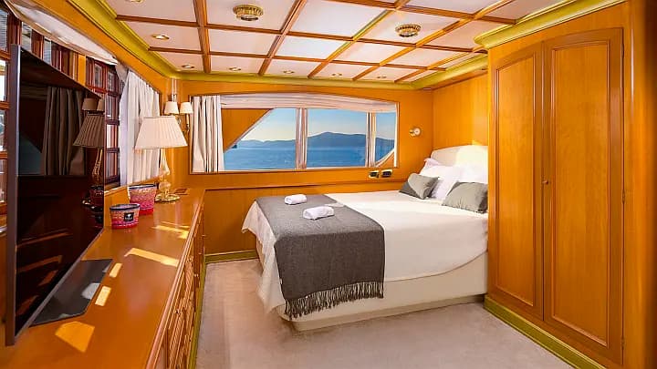 Benetti Classic 115 in Trogir / ACI Marina Trogir - Photo 4