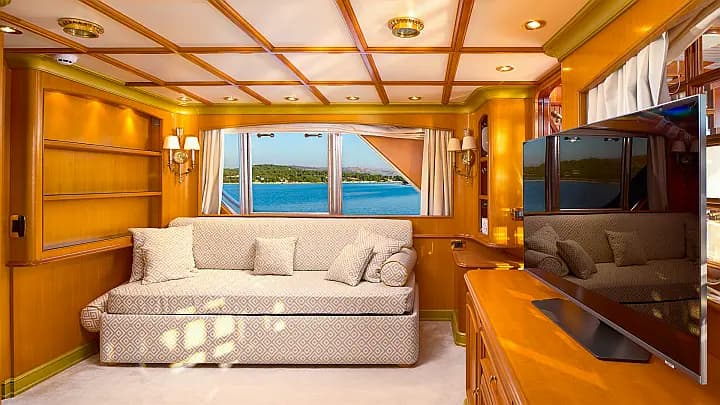 Benetti Classic 115 in Trogir / ACI Marina Trogir - Photo 5