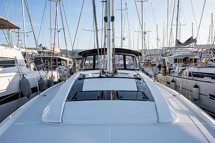 Oceanis 46.1 in Lavrion / Olympic Marina - Photo 4