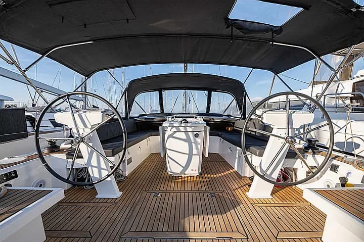 Oceanis 46.1 in Lavrion / Olympic Marina - Photo 5