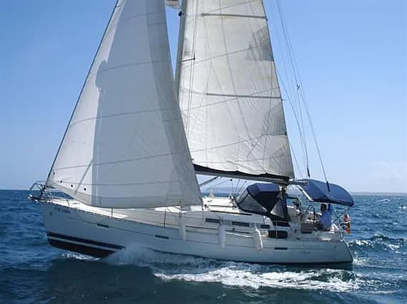 Oceanis 373 in Sardinia / Cagliari / Marina di Cagliari - Photo 1