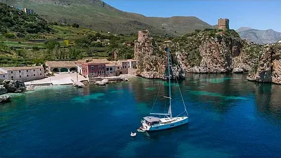 Bavaria C50 in Sicily / Castellammare del Golfo / Porto di Castellammare del Golfo - Photo 1