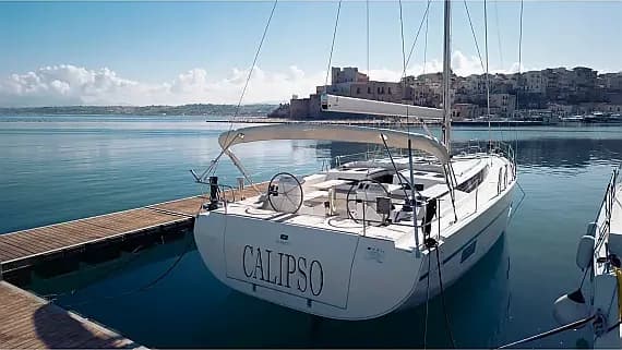 Bavaria C50 in Sicily / Castellammare del Golfo / Porto di Castellammare del Golfo - Photo 2