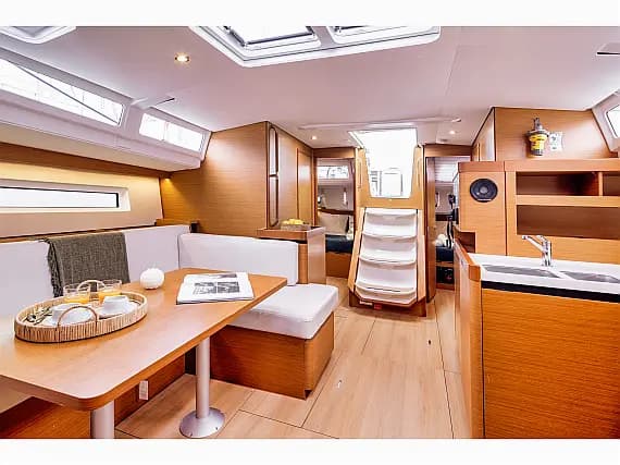 Sun Odyssey 490 in Paros / Piso Livadi Port - Photo 3
