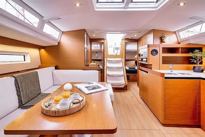 Sun Odyssey 490 in Paros / Piso Livadi Port - Photo 5