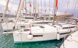 Sun Odyssey 490 in Paros / Piso Livadi Port thumbnail 5