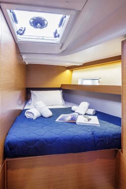 Sun Odyssey 490 in Paros / Piso Livadi Port thumbnail 7