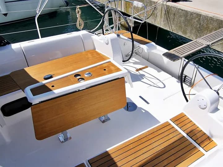 Dufour 382 Grand Large in Sukošan / D-Marin Dalmacija Marina - Photo 4