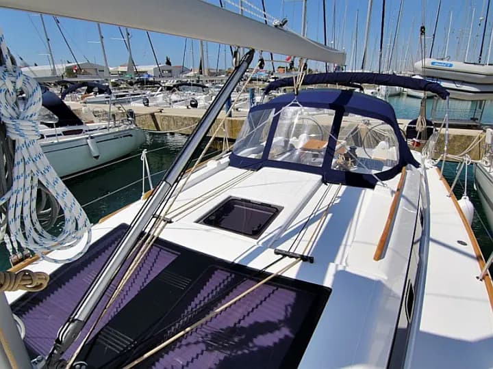 Dufour 382 Grand Large in Sukošan / D-Marin Dalmacija Marina - Photo 5