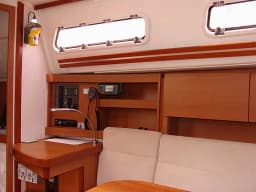 Hanse 325 in Athens / Alimos Marina thumbnail 9