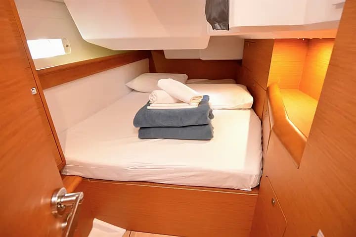 Sun Odyssey 479 in Dubrovnik / ACI Marina Dubrovnik - Photo 5