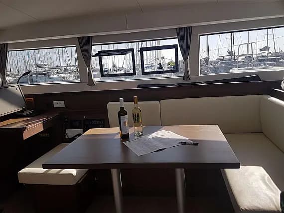 Lagoon 40 in Athens / Alimos Marina - Photo 3