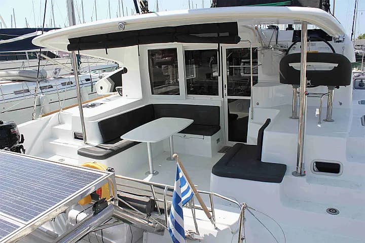 Lagoon 40 in Athens / Alimos Marina - Photo 4