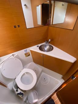Jeanneau 53 in Athens / Alimos Marina thumbnail 10