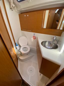 Jeanneau 53 in Athens / Alimos Marina thumbnail 14