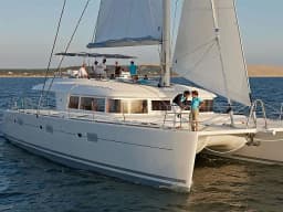 Lagoon 450 Fly in Santorini / Vlichada port thumbnail 6
