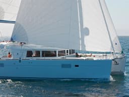 Lagoon 450 Fly in Santorini / Vlichada port thumbnail 8