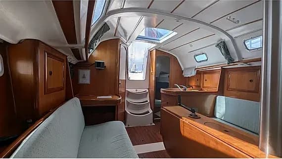 Oceanis 311 in Saint-Quay-Portrieux / Port d'Armor - Photo 2