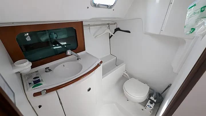 Oceanis 311 in Saint-Quay-Portrieux / Port d'Armor - Photo 3