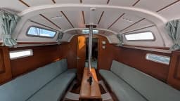 Oceanis 311 in Saint-Quay-Portrieux / Port d'Armor thumbnail 9