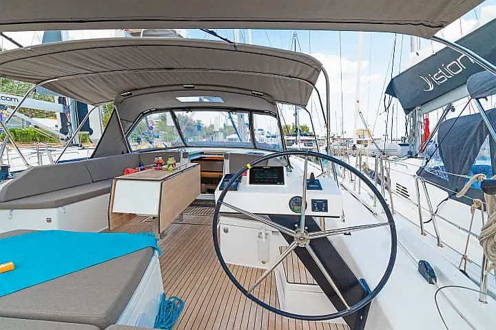 Dufour 530 in Rhodes New Marina - Photo 4