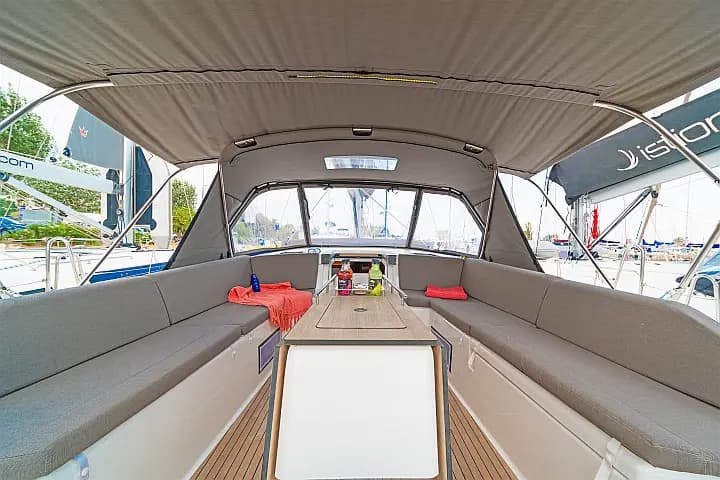 Dufour 530 in Rhodes New Marina - Photo 5