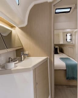 Oceanis 40.1 in Lavrion Main Port thumbnail 24