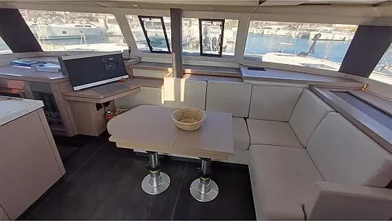 Astréa 42 in Lavrion / Olympic Marina - Photo 3