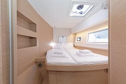 Lagoon 42 in Paros port thumbnail 16