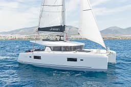 Lagoon 42 in Paros port thumbnail 7