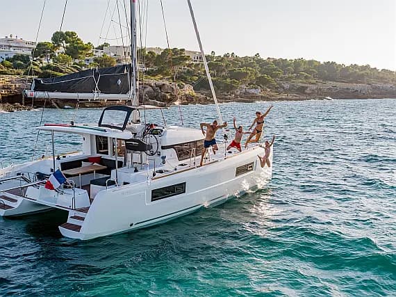 Lagoon 40 in Kaštel Gomilica / Marina Kaštela - Photo 1