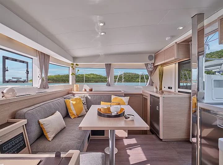 Lagoon 40 in Kaštel Gomilica / Marina Kaštela - Photo 4