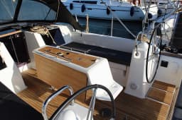 Dufour 460 Grand Large in Lefkada / Port of Lefkas thumbnail 8
